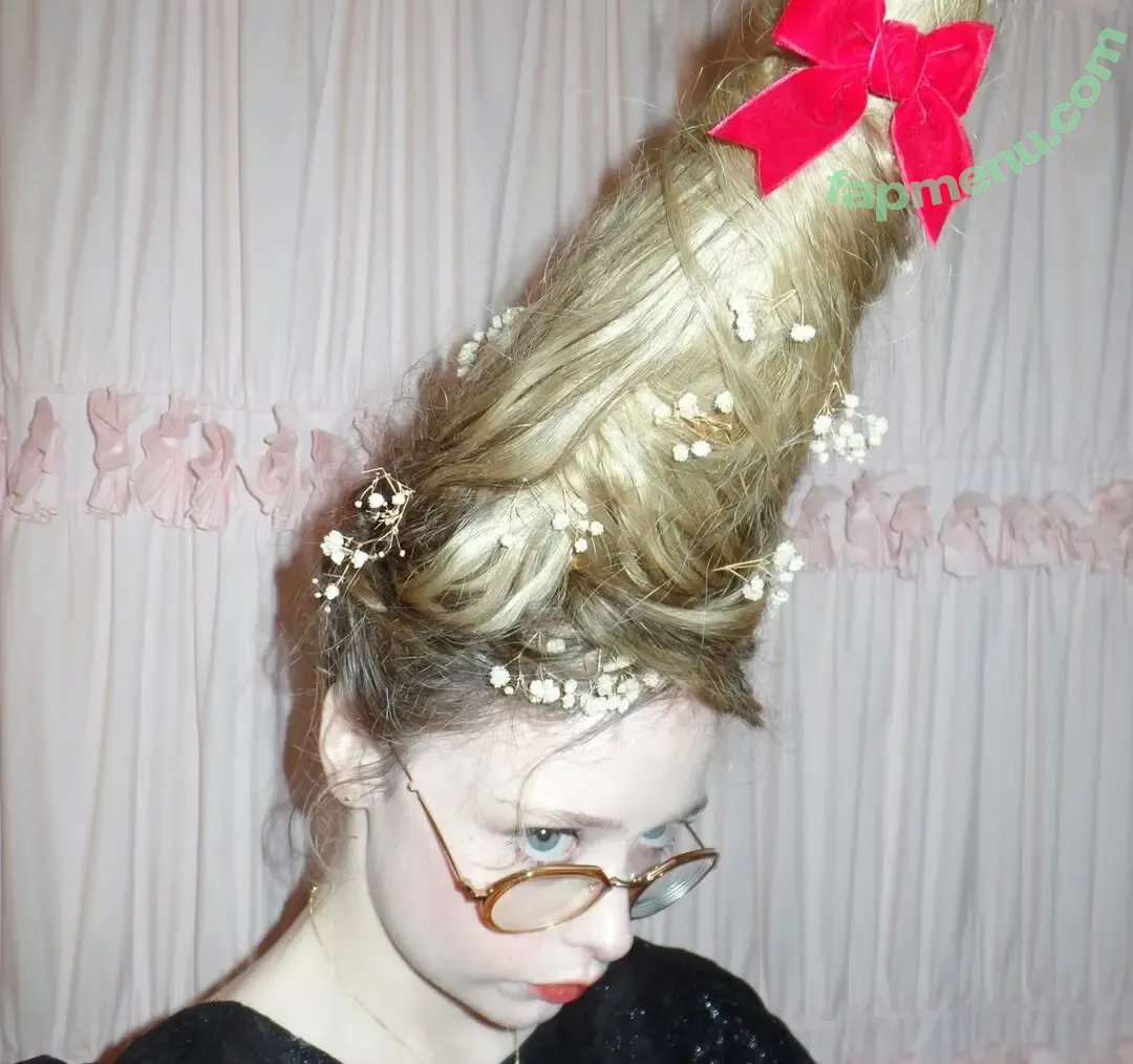 thestrawberrybutcher nude photo #0469 (SuzieSon / charlieisomething / mymotherfvckedmickjagger)