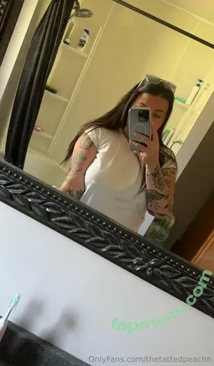 thetattedpeachh / tattedpeachh nude photo #0003