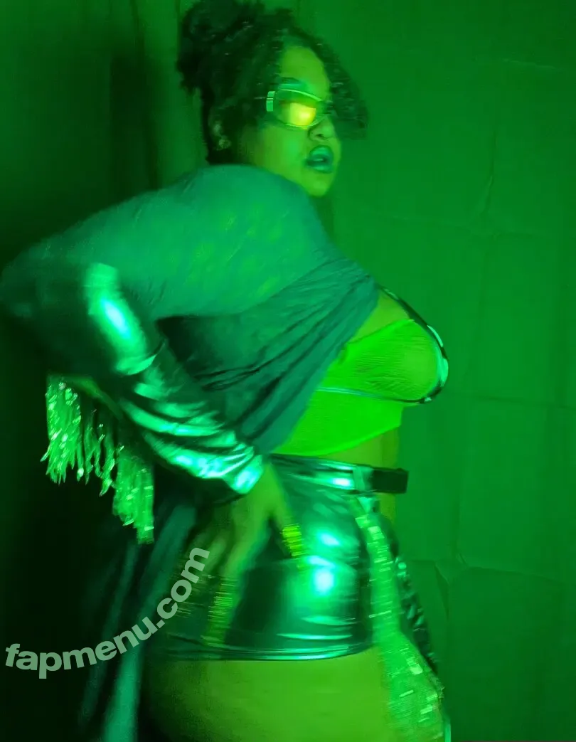 thevixxxenx nude photo #0009 (thevixensworld)