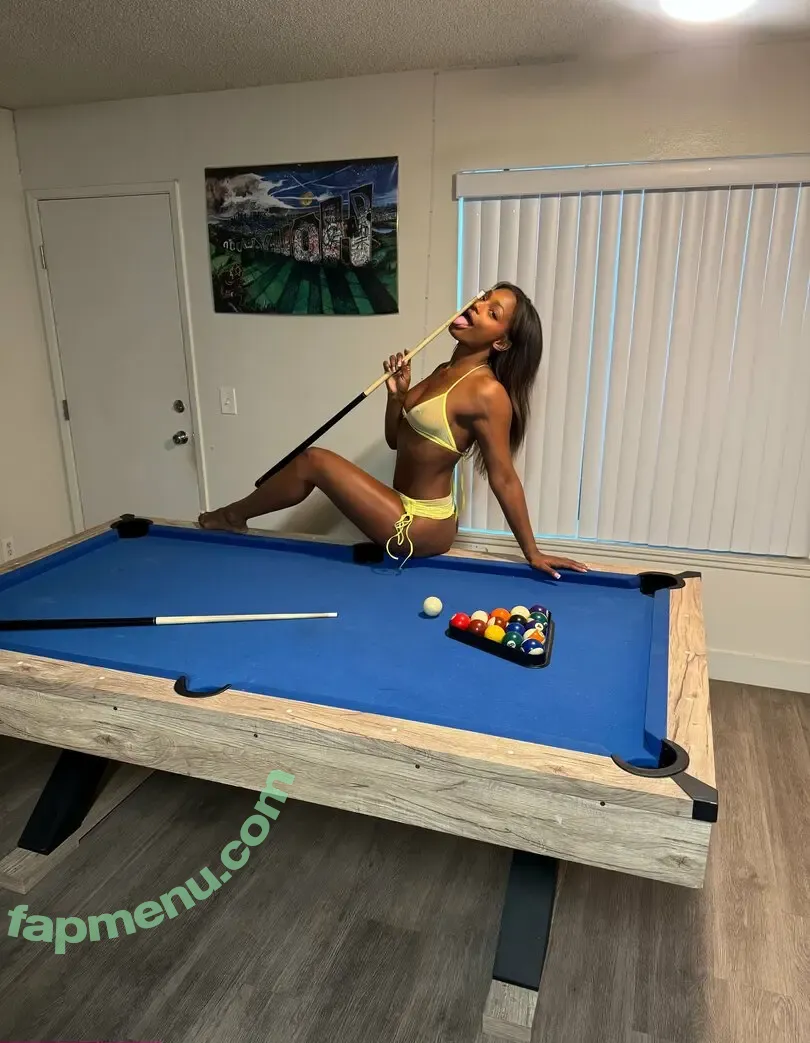 theyluvrhae nude photo #0109 (theyluvrae_)