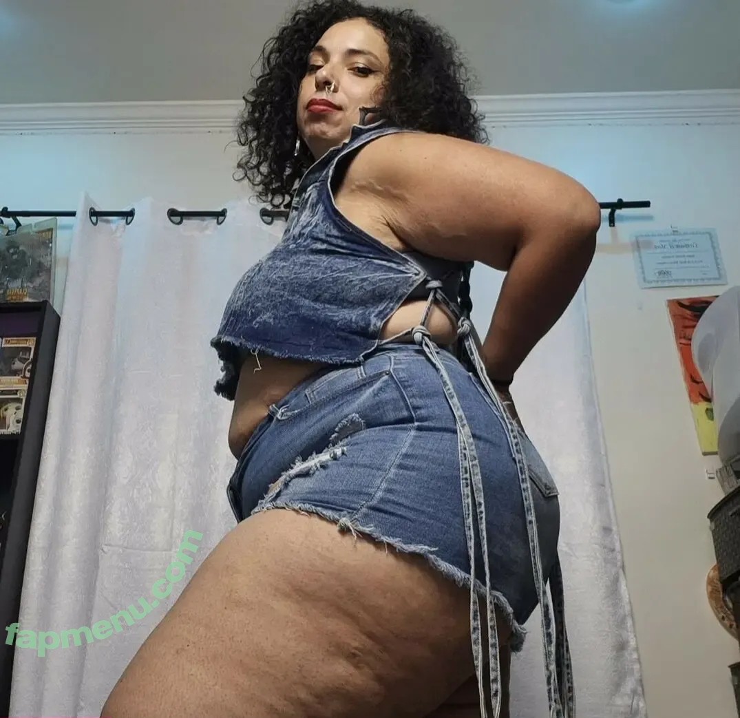 thicc_n_spicee nude photo #0021 (thicc_n_spicee)