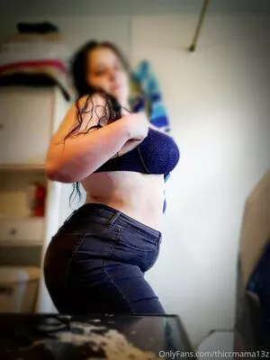 thiccmama13z / jez132219 nude photo #0064