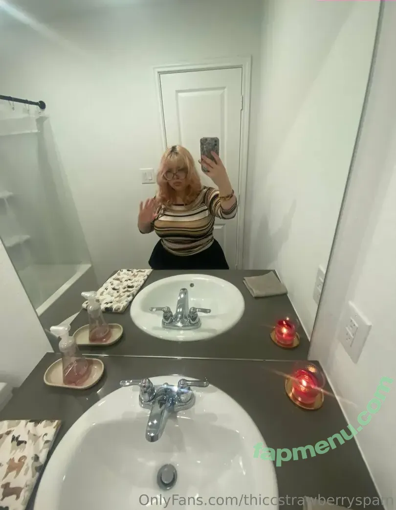 thiccstrawberryspam nude photo #0011 (thiccstrawberryspam)