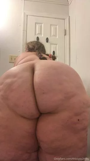 thiccyyy2thicc / thicccatthicc nude photo #0110