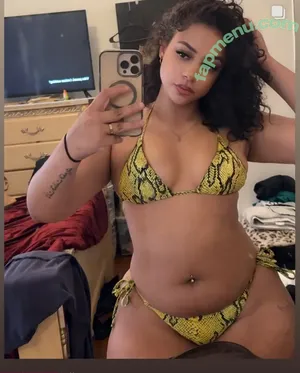 Thick Baddie Forevaa.laii / forevaa.laii nude photo #0002