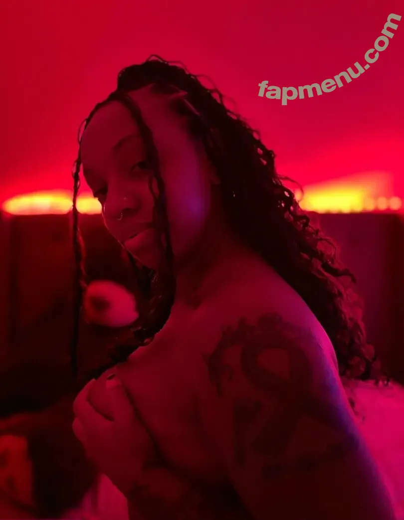 thickassimanii nude photo #0007 (thickassimanii)