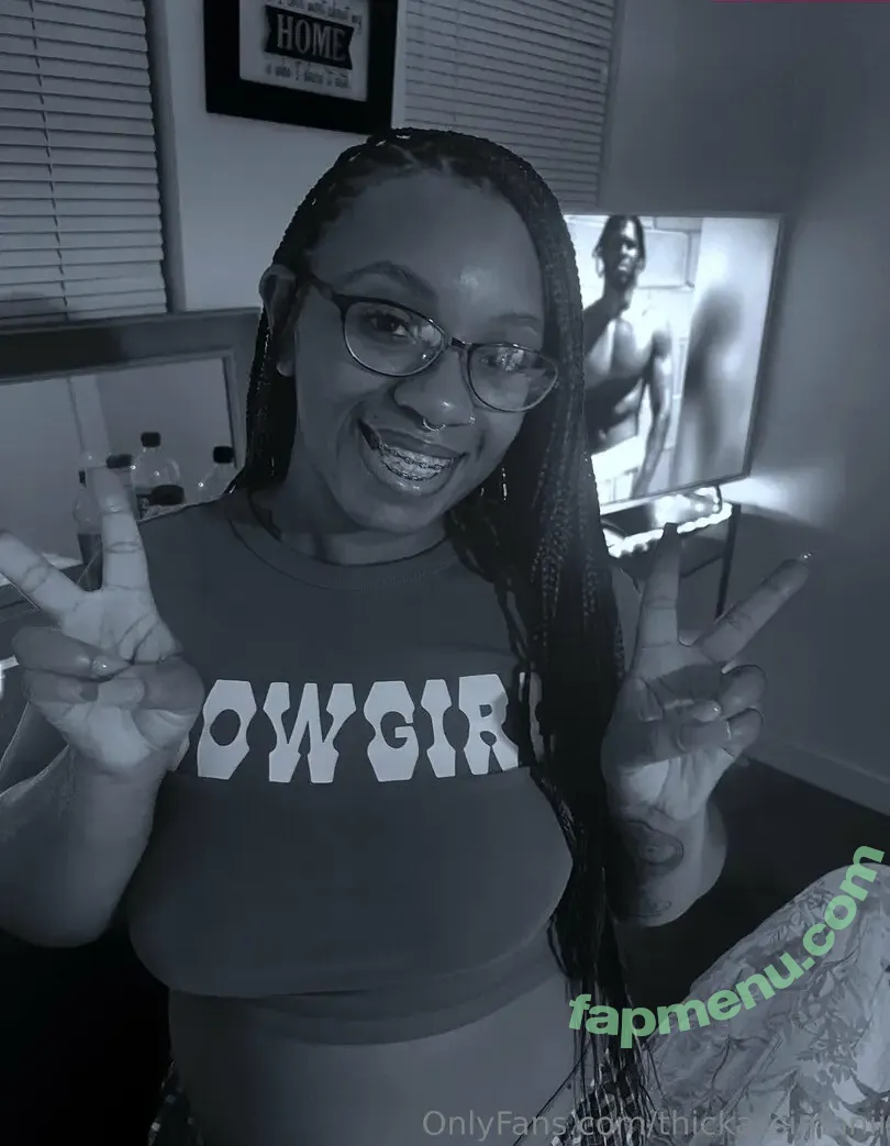 thickassimanii nude photo #0023 (thickassimanii)