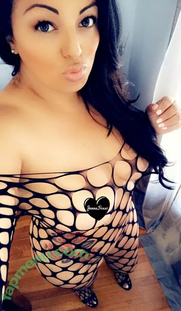 thickbaddie_jenna nude photo #0045 (thickbaddieee__)