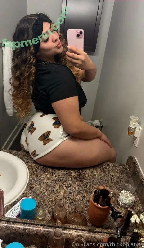 thickbbjanae nude photo #0001 (thickbbjanae)
