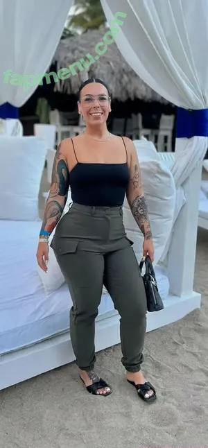 Thickfrenchie nude photo #0029