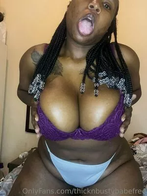 thicknbustybby / bigb00ty_nojudy nude photo #0011