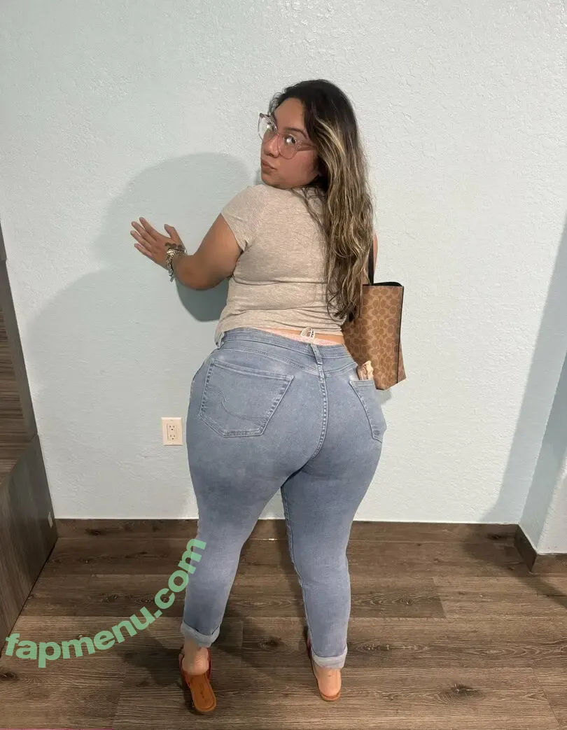 Thickytheestallion nude photo #0012 (thickyytheestallion)