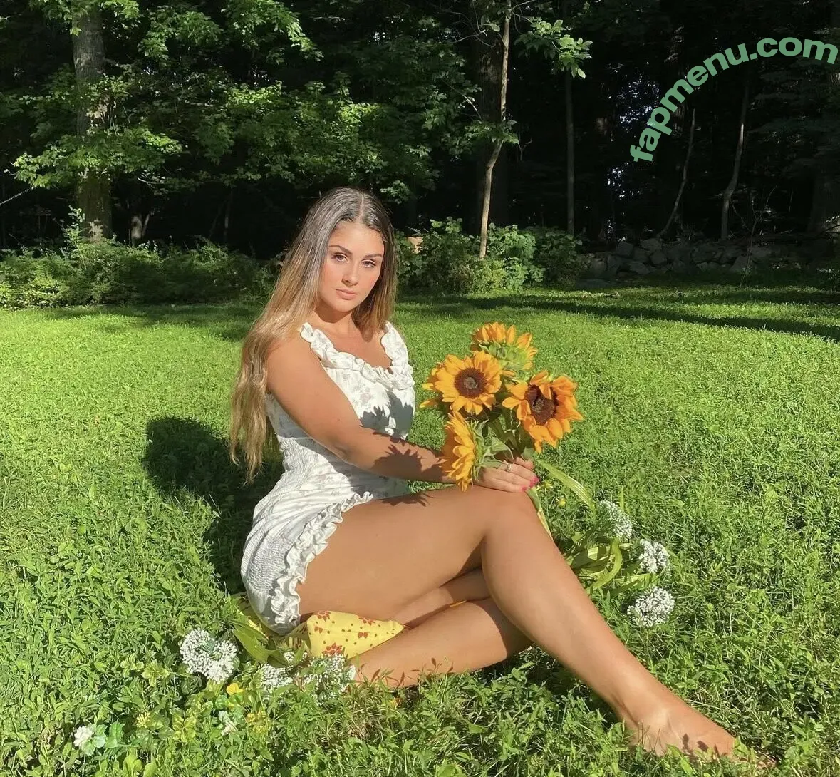 Thisshitisdananas nude photo #0005 (Thisshitisdananas)
