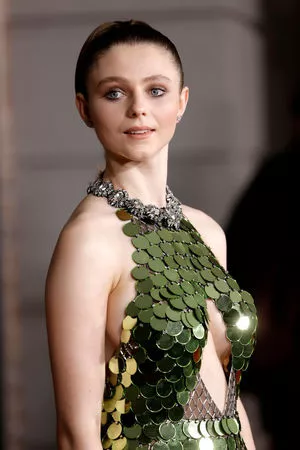 Thomasin Mckenzie / mackzjoness / thomasin.mckenzie nude photo #0007