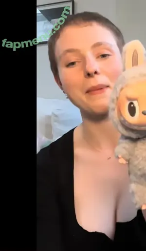 Thomasin Mckenzie / thomasin.mckenzie nude photo #0301
