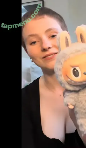 Thomasin Mckenzie / thomasin.mckenzie nude photo #0314
