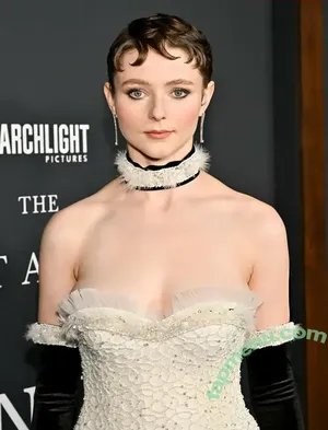 Thomasin Mckenzie / thomasin.mckenzie nude photo #0361