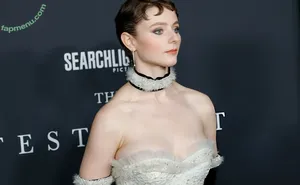 Thomasin Mckenzie / thomasin.mckenzie nude photo #0365