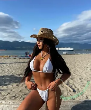 Thu Pham / aannphxm nude photo #0036