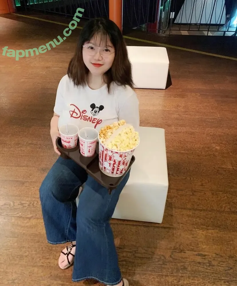 Thu Trang Vo nude photo #0040 (tranggbiii / tranggbijapan)