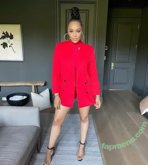 Tia Mowry / tiamowry nude photo #0031