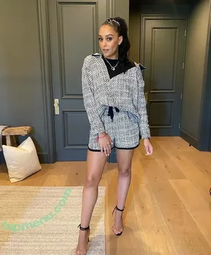 Tia Mowry / tiamowry nude photo #0038