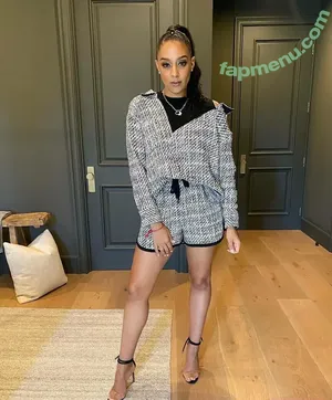 Tia Mowry / tiamowry nude photo #0039