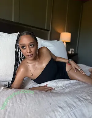 Tia Mowry / tiamowry nude photo #0052