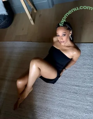 Tia Mowry / tiamowry nude photo #0054