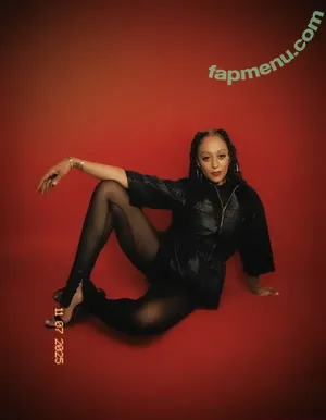 Tia Mowry / tiamowry nude photo #0072