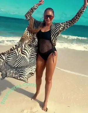 Tia Mowry / tiamowry nude photo #0091