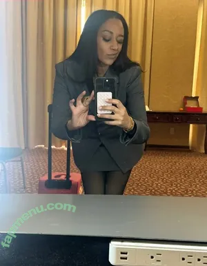 Tia Mowry / tiamowry nude photo #0118