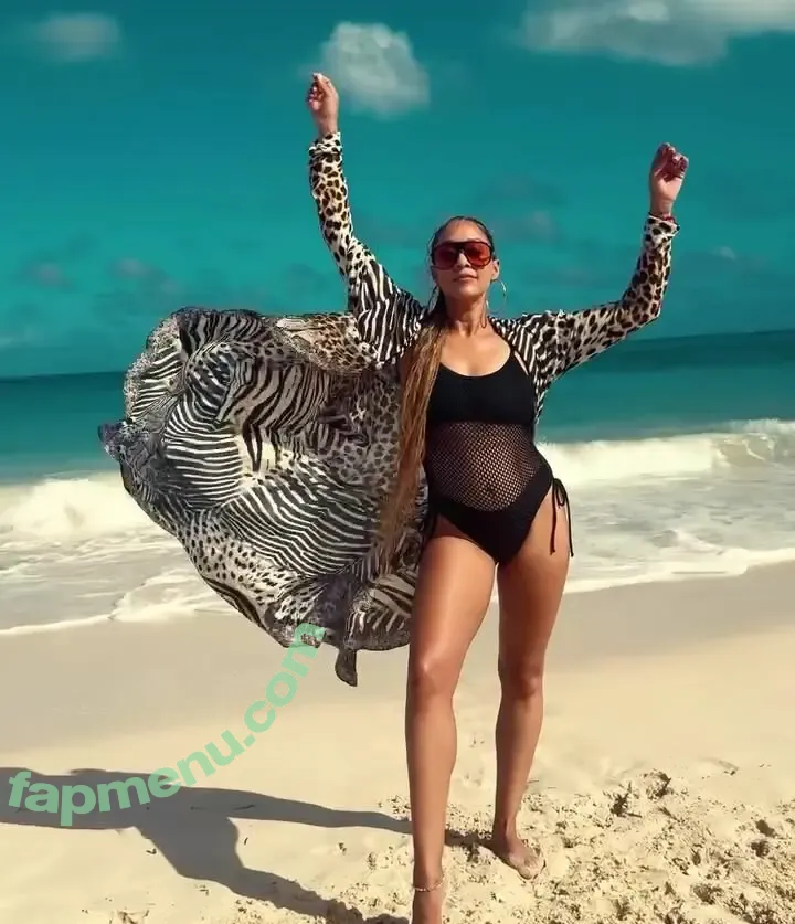 Tia Mowry nude photo #0098 (tiamowry)