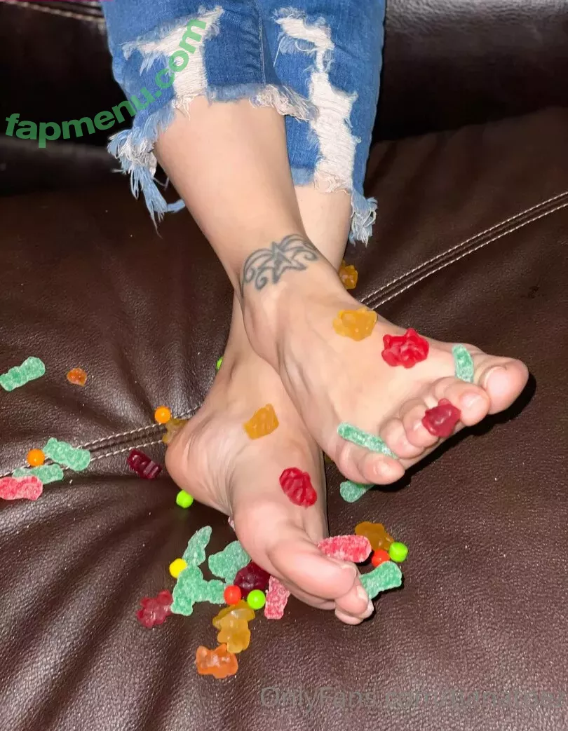 tianataylortoes nude photo #0005 (tianataylortoldme2)