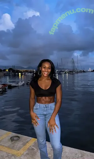 Tiara Howard / T.hoowww nude photo #0048