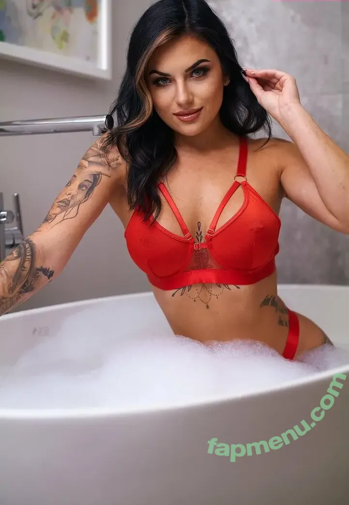 Tiara Rae nude photo #0009 (huskertiara)