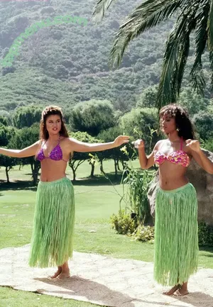 Tiffani Thiessen / tiffanithiessen nude photo #0287