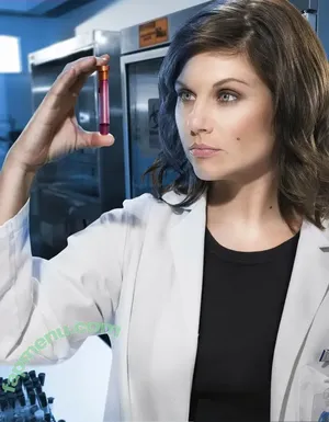 Tiffani Thiessen / tiffanithiessen nude photo #0318