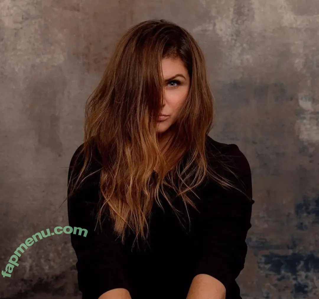 Tiffani Thiessen nude photo #0308 (tiffanithiessen)