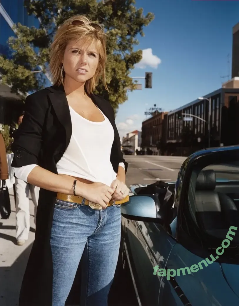 Tiffani Thiessen nude photo #0317 (tiffanithiessen)