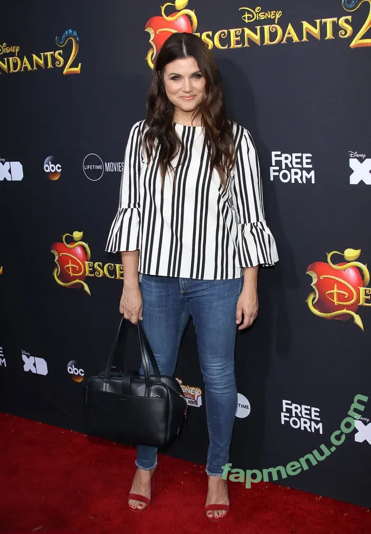 Tiffani Thiessen nude photo #0367 (tiffanithiessen)