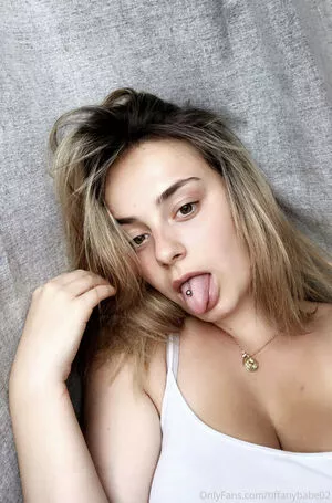 tiffanybabe02 / tiffany.babe01 nude photo #0003