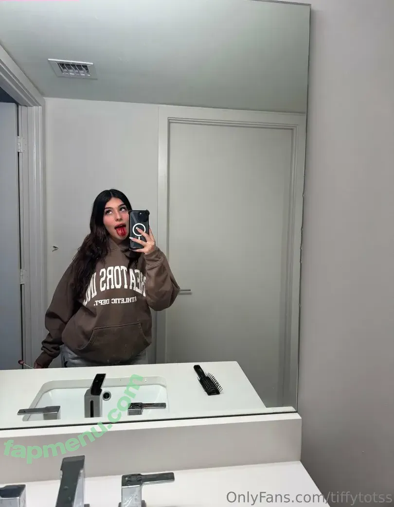 tiffytotss nude photo #0005 (tiffytotss)