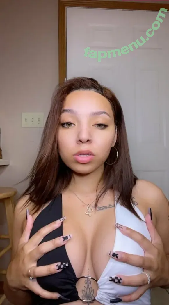 tigerstripesleeya nude photo #0017 (tigerstripesleeyaa)