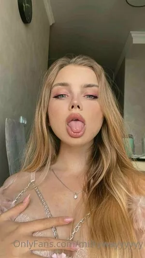 tiiiiits_queen / itstacticaltimesomewhere nude photo #0004