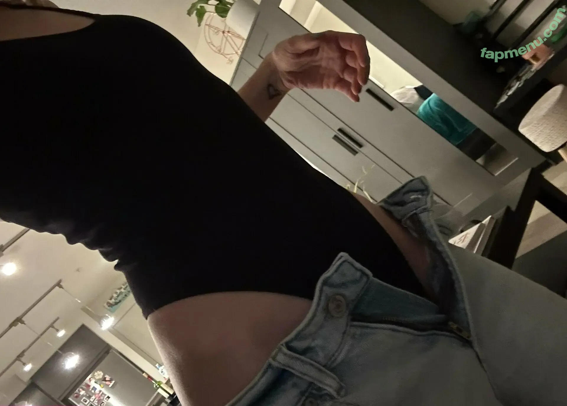 tiinkskiinks nude photo #0009 (typinkins)