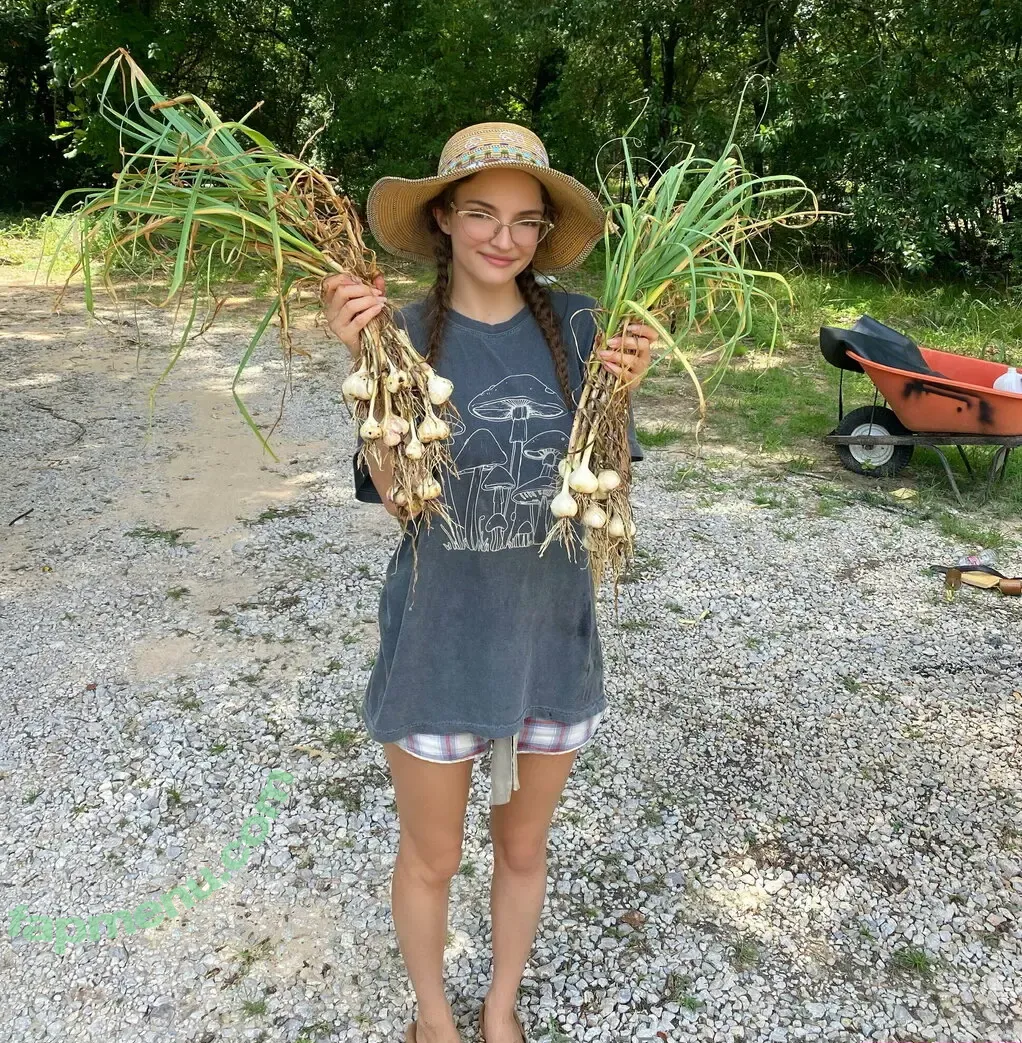 tillytoyfree nude photo #0166 (tilly.toy.official)