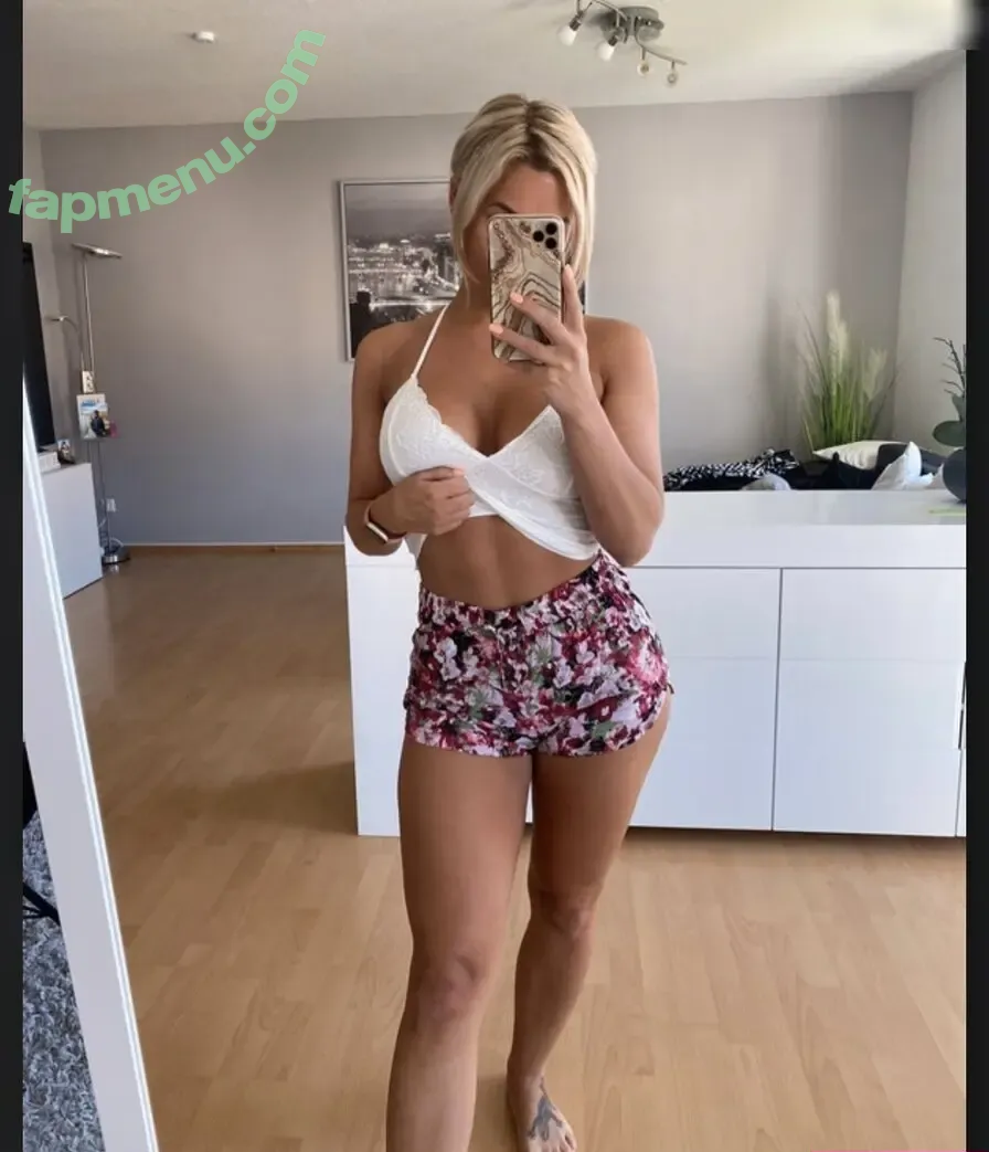 Tina Bambina nude photo #0021 (tinabambiiina)