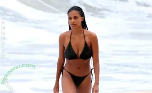 Tina Kunakey / tinakworld / tinariccia nude photo #0310