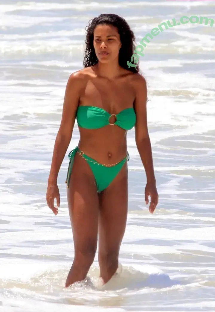 Tina Kunakey nude photo #0177 (tinakunakey)
